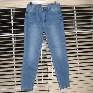 NWT HONTOUTE Light Wash Distressed Jeans Size 31